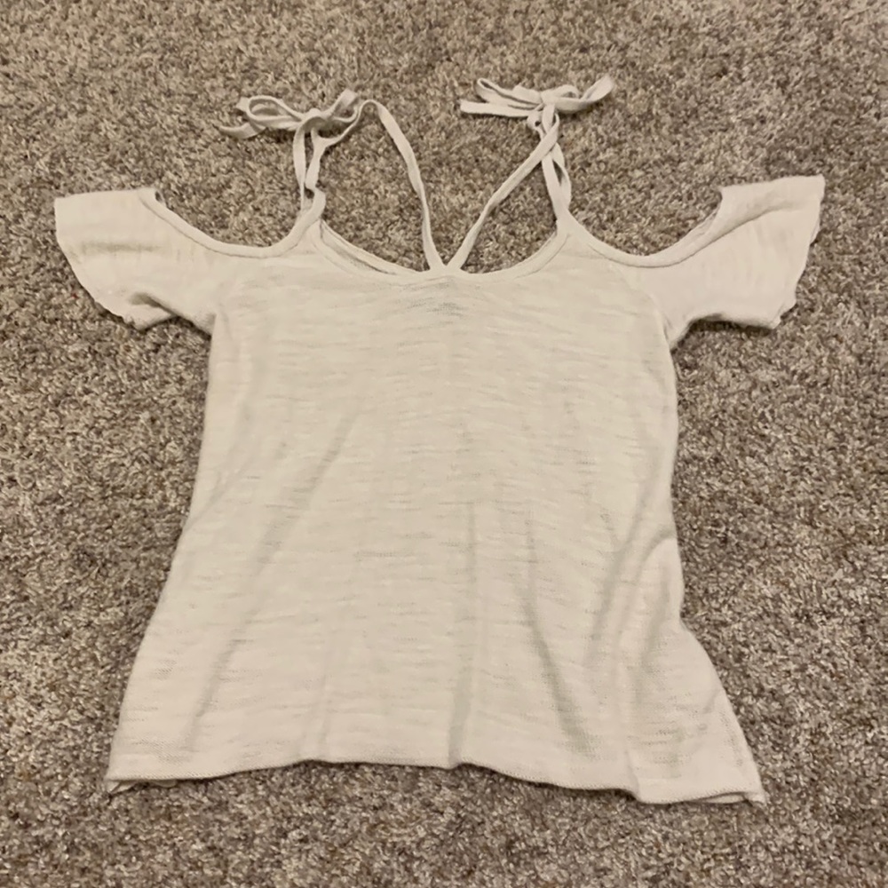 Cream American Eagle open shoulder t-shirt